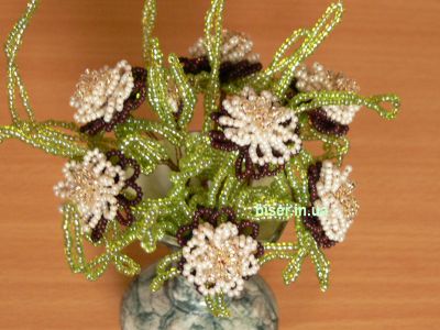 Цветы из бисера бархатцы